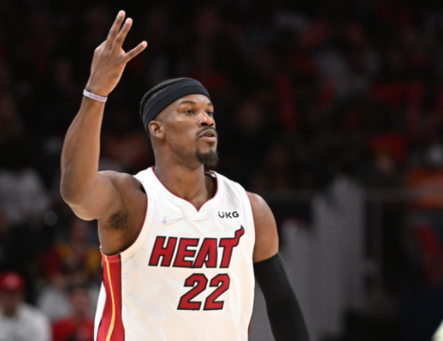 包含巴特勒迎来三赛季出色发挥，曼联观众热烈欢呼！引发球迷热议的词条九游体育APP下载