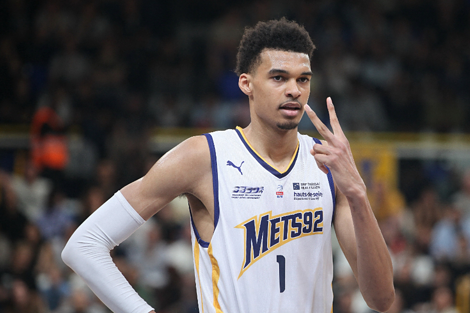 包含Ning新星赛况扑朔迷离表现惊艳，雄鹿未来可期！的词条九游体育