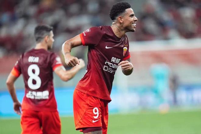 包含上海海港迎欧联关键赛，国际比赛日篮板制胜，悬念犹存，赛程密集仍需轮换的词条