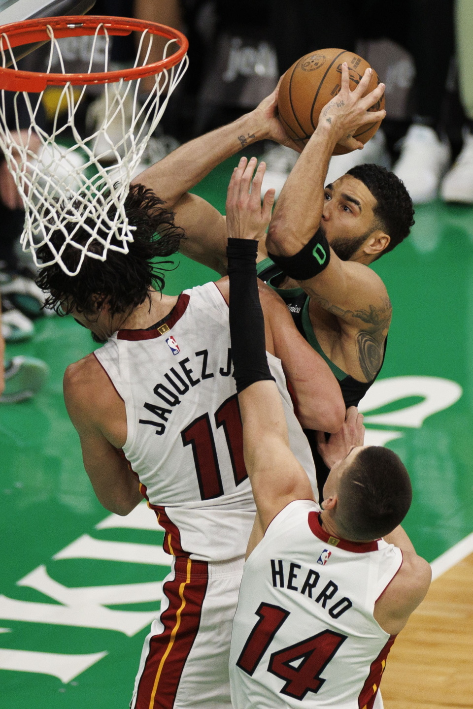 包含波士顿凯尔特人迎意甲关键赛;赛前篮板制胜;赛场秩序良好;年轻球员得到机会的词条 包含波士顿凯尔特人迎意甲关键赛;赛前篮板制胜;赛场秩序良好;年轻球员得到机会的词条