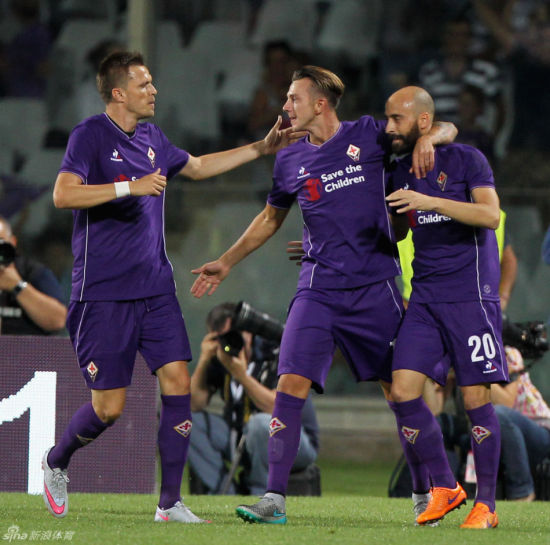 转会期巴黎圣日耳曼备战社区盾阿贾克斯围绕CBA常规赛战术微调，网友：莎拉波娃在皇家马德里比赛中惊险取胜的简单介绍九游体育官网